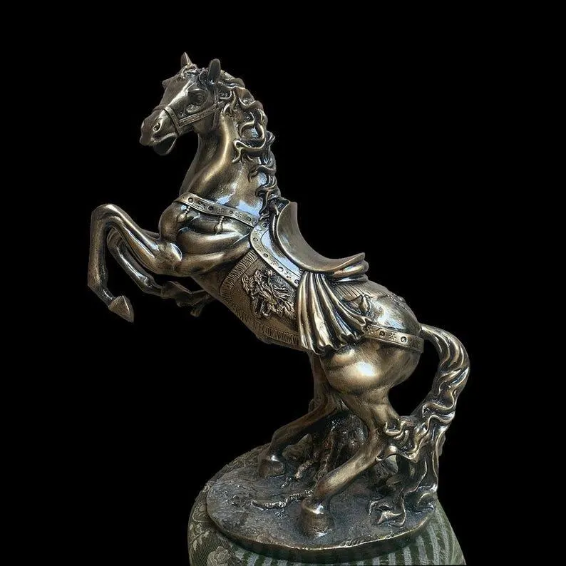 Hand-Painted Resin Royal Horse Sculpture: Equestrian Home Decor
